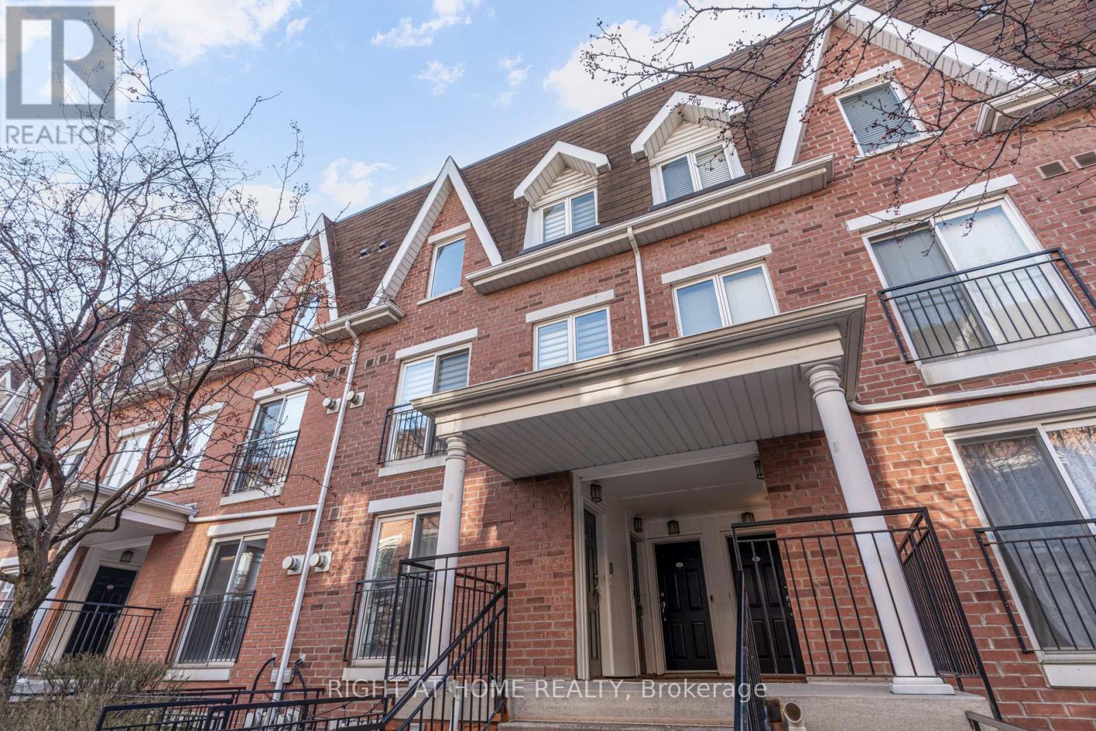 918 - 16 Laidlaw Street, Toronto, Ontario  M6K 1X2 - Photo 2 - W12686314