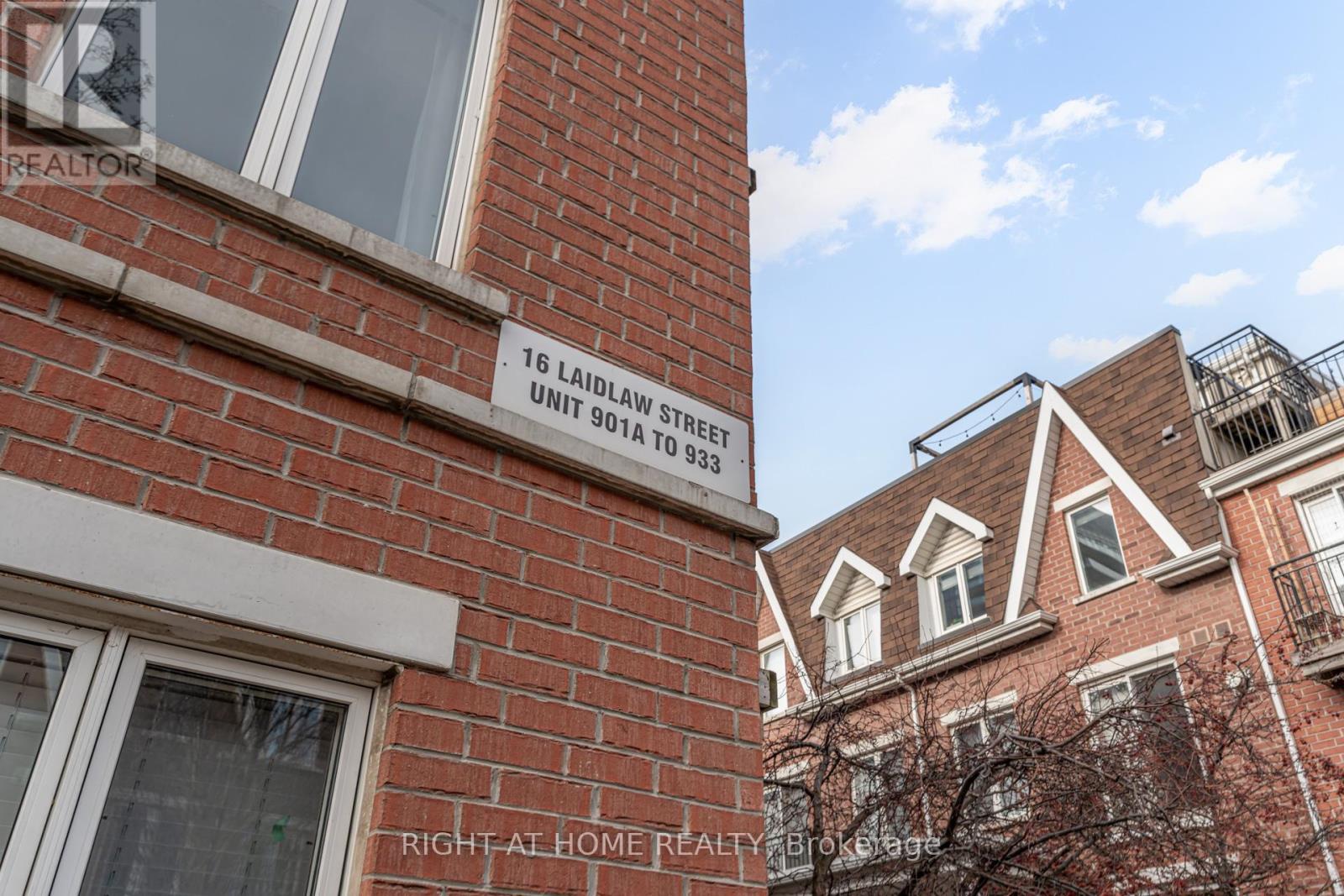 918 - 16 Laidlaw Street, Toronto, Ontario  M6K 1X2 - Photo 3 - W12686314