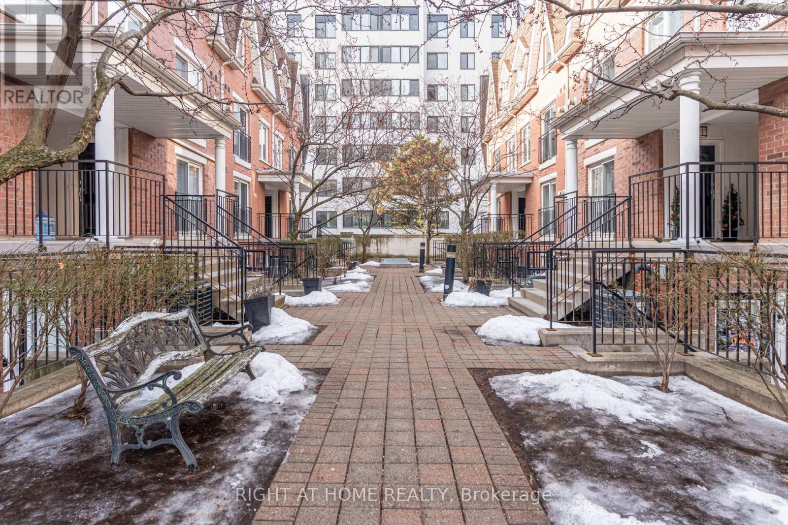 918 - 16 Laidlaw Street, Toronto, Ontario  M6K 1X2 - Photo 4 - W12686314