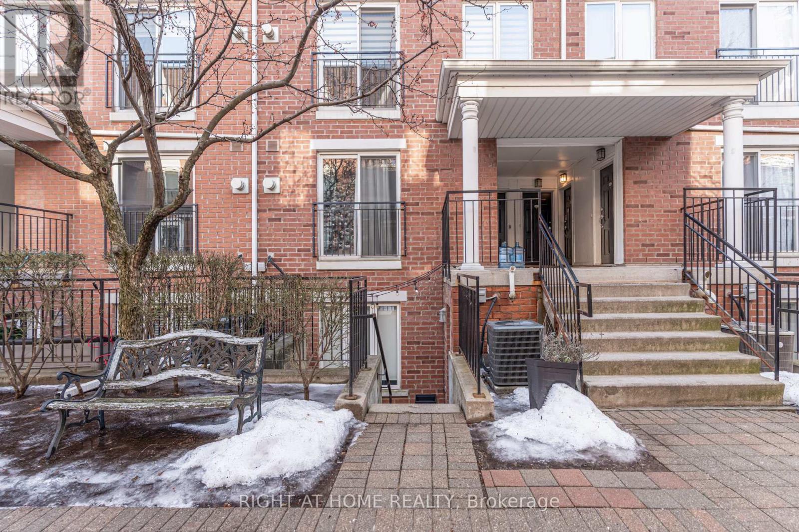 918 - 16 Laidlaw Street, Toronto, Ontario  M6K 1X2 - Photo 5 - W12686314