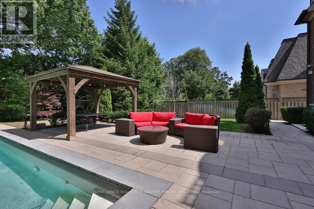 1569 Glenhill Crescent, Mississauga, Ontario  L5H 3C4 - Photo 10 - W12686374