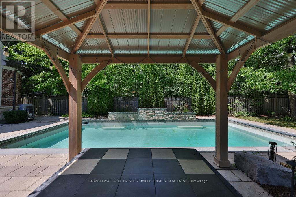 1569 Glenhill Crescent, Mississauga, Ontario  L5H 3C4 - Photo 11 - W12686374