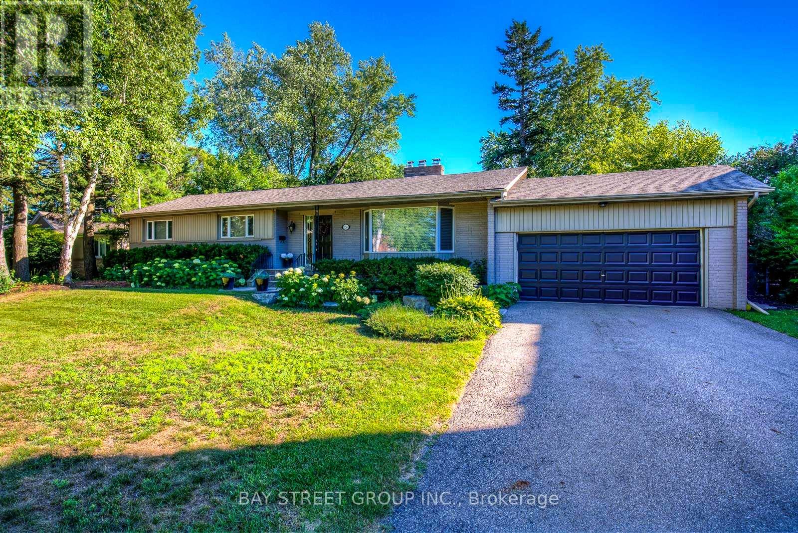 256 EASTCOURT ROAD, Oakville, Ontario