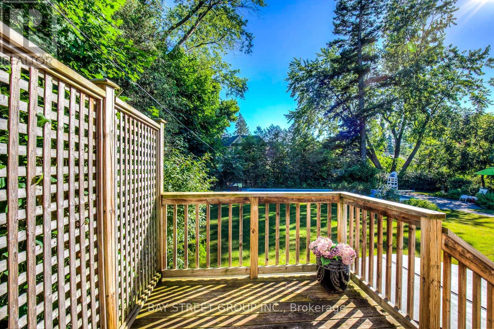 256 Eastcourt Road, Oakville, Ontario  L6J 4Y4 - Photo 19 - W12686392