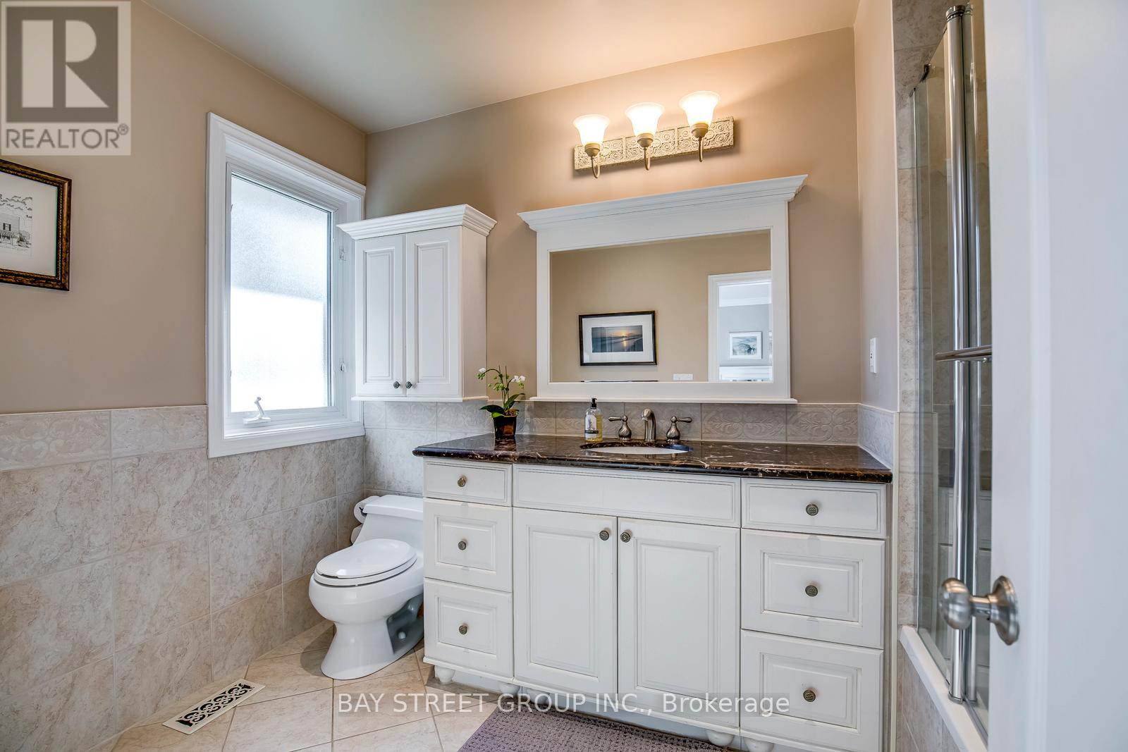 256 Eastcourt Road, Oakville, Ontario  L6J 4Y4 - Photo 20 - W12686392