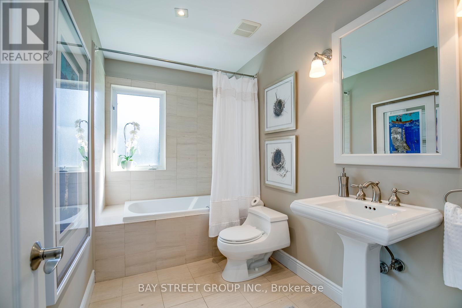 256 Eastcourt Road, Oakville, Ontario  L6J 4Y4 - Photo 24 - W12686392