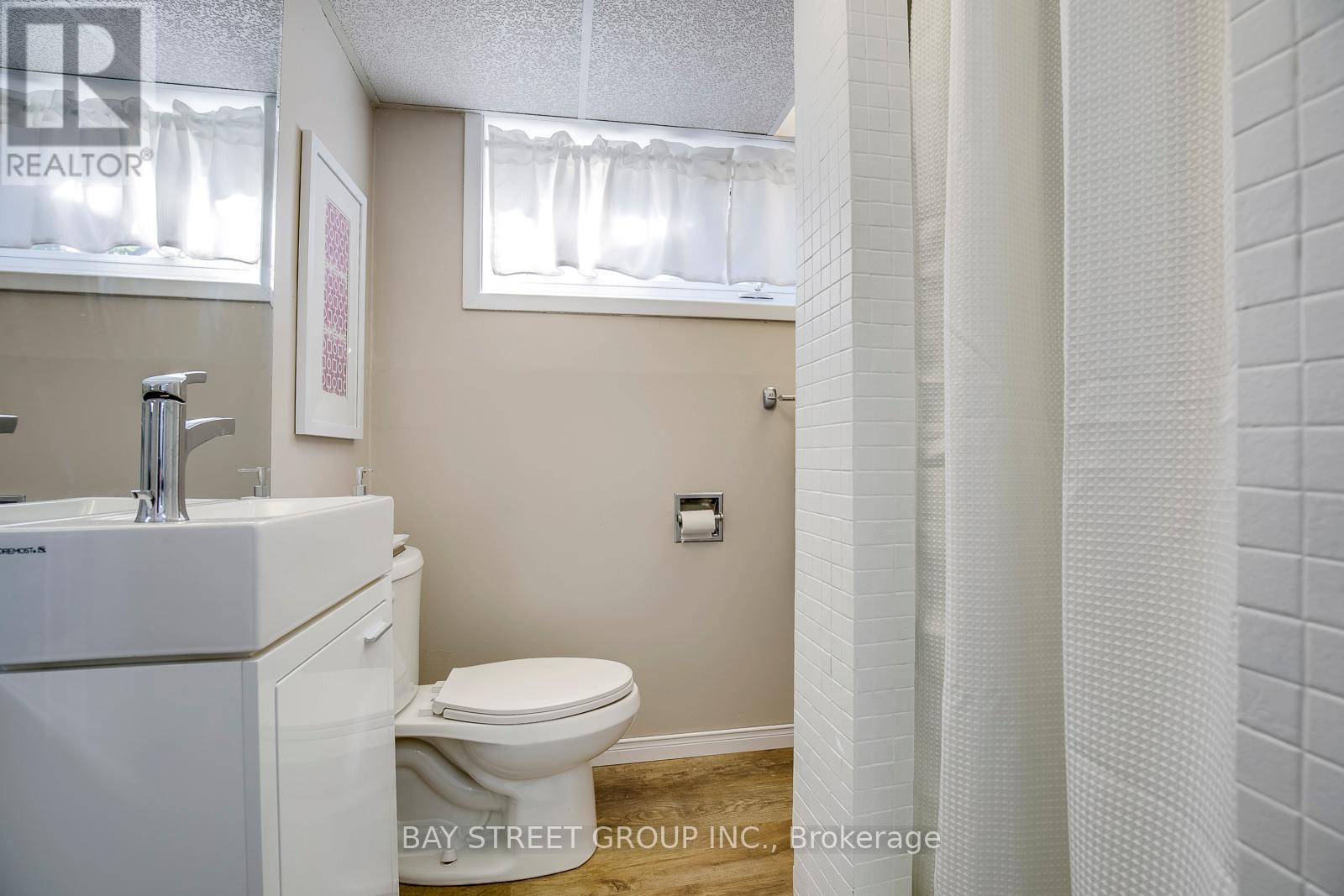 256 Eastcourt Road, Oakville, Ontario  L6J 4Y4 - Photo 30 - W12686392
