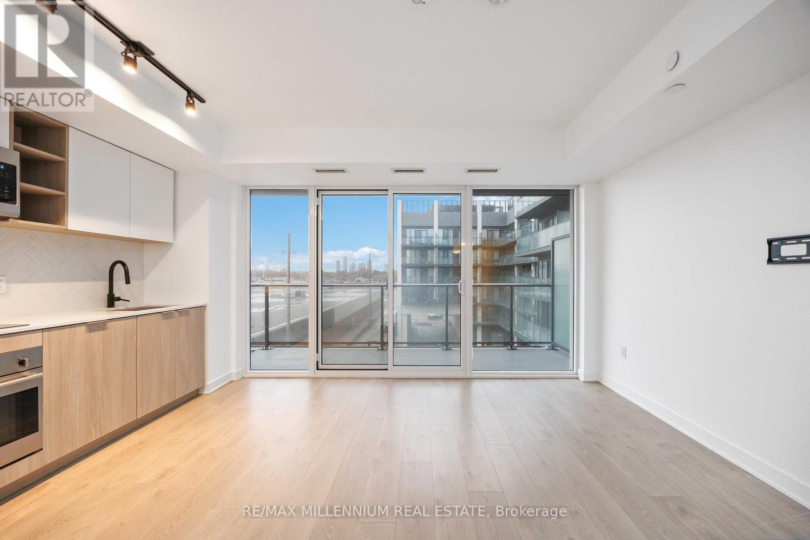 431 - 36 Zorra Street, Toronto, Ontario  M8Z 0G5 - Photo 16 - W12686396