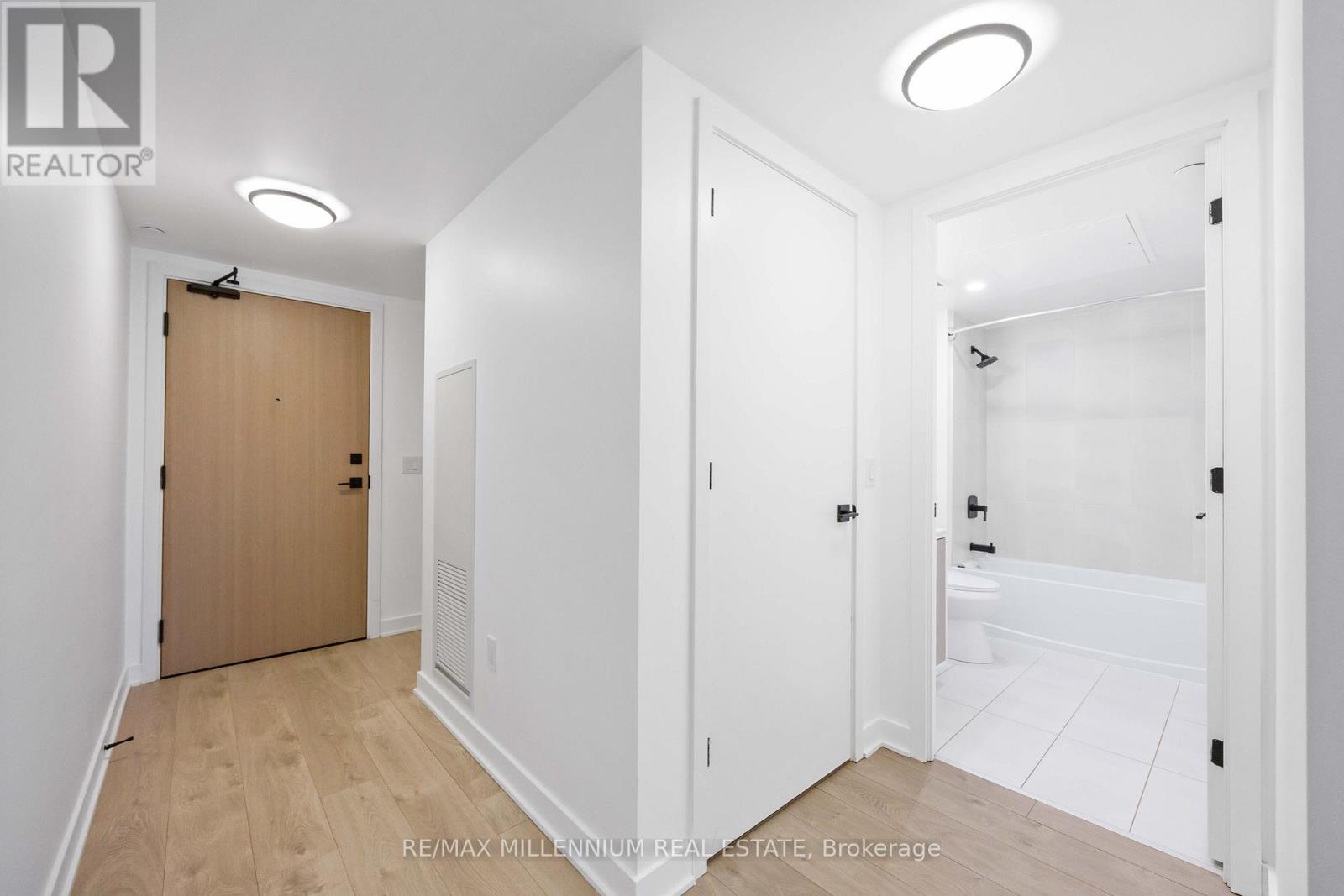 431 - 36 Zorra Street, Toronto, Ontario  M8Z 0G5 - Photo 9 - W12686396