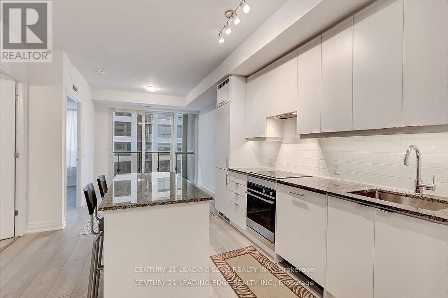 803 - 36 Elm Drive, Mississauga, Ontario  L5B 0N3 - Photo 3 - W12686452