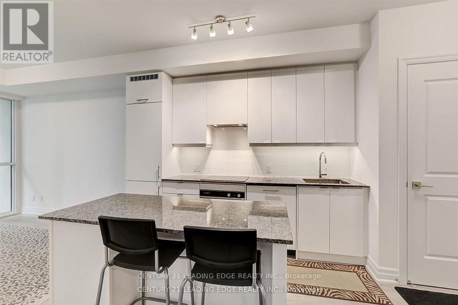 803 - 36 Elm Drive, Mississauga, Ontario  L5B 0N3 - Photo 7 - W12686452