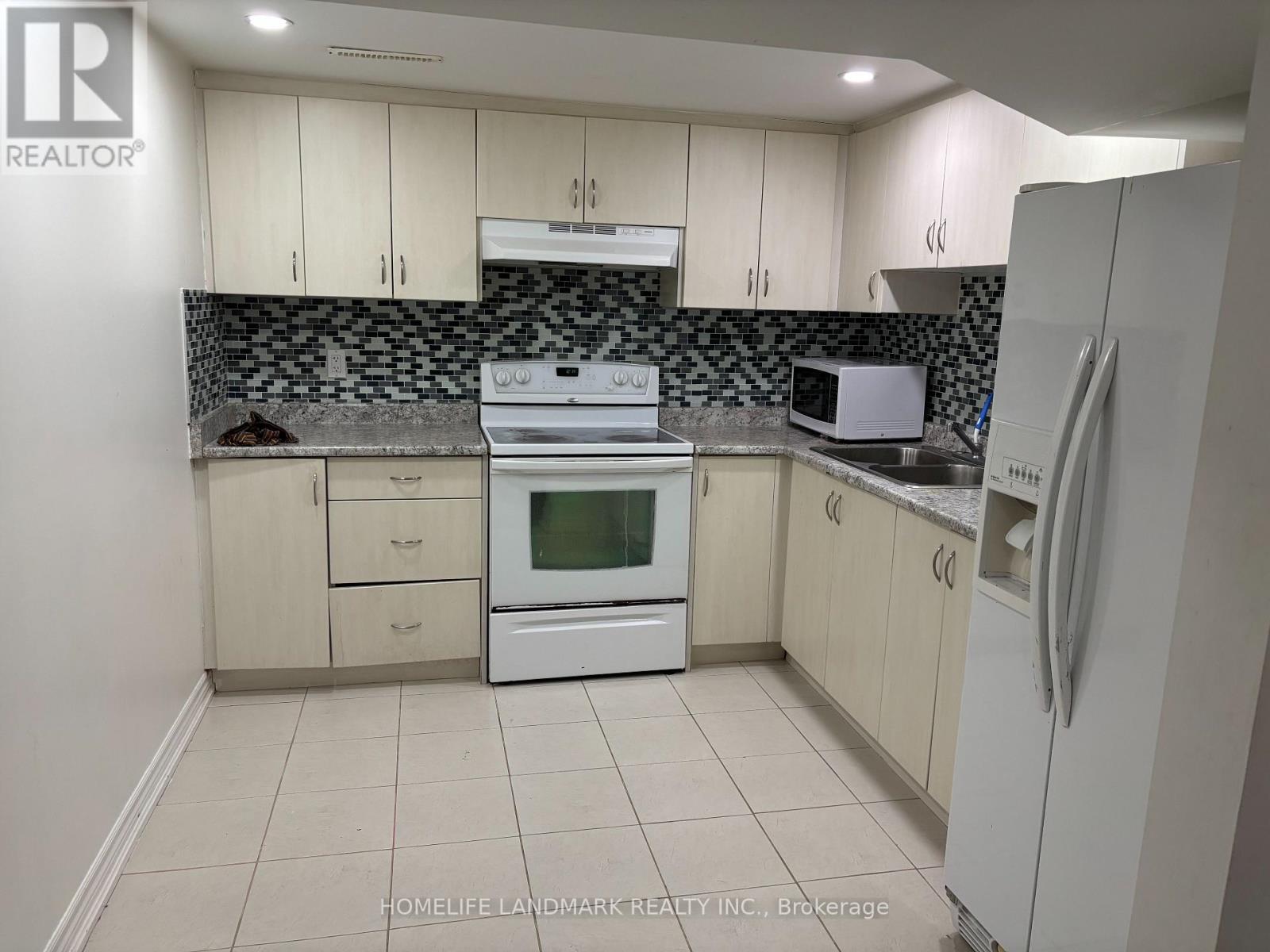 ( Lower ) - 8 Ronaldshay Avenue, Hamilton, Ontario  L9A 3B1 - Photo 13 - X12686274