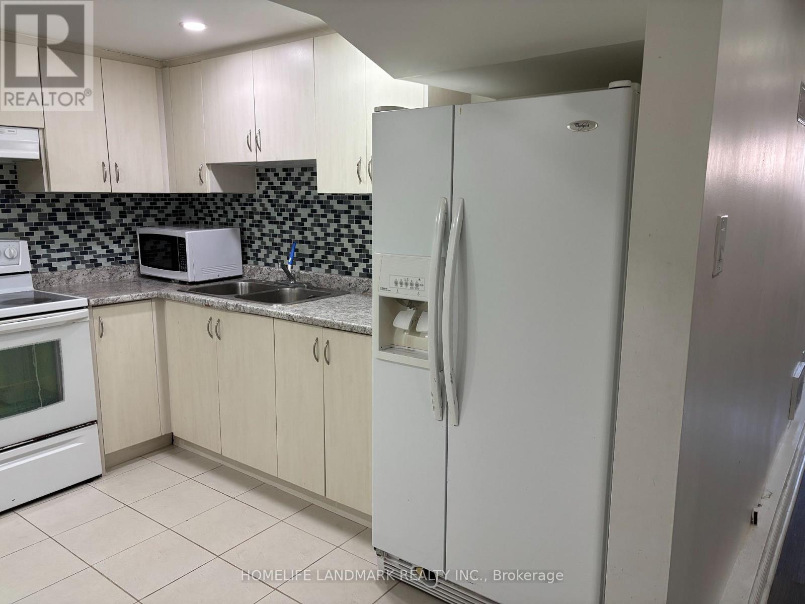 ( Lower ) - 8 Ronaldshay Avenue, Hamilton, Ontario  L9A 3B1 - Photo 16 - X12686274