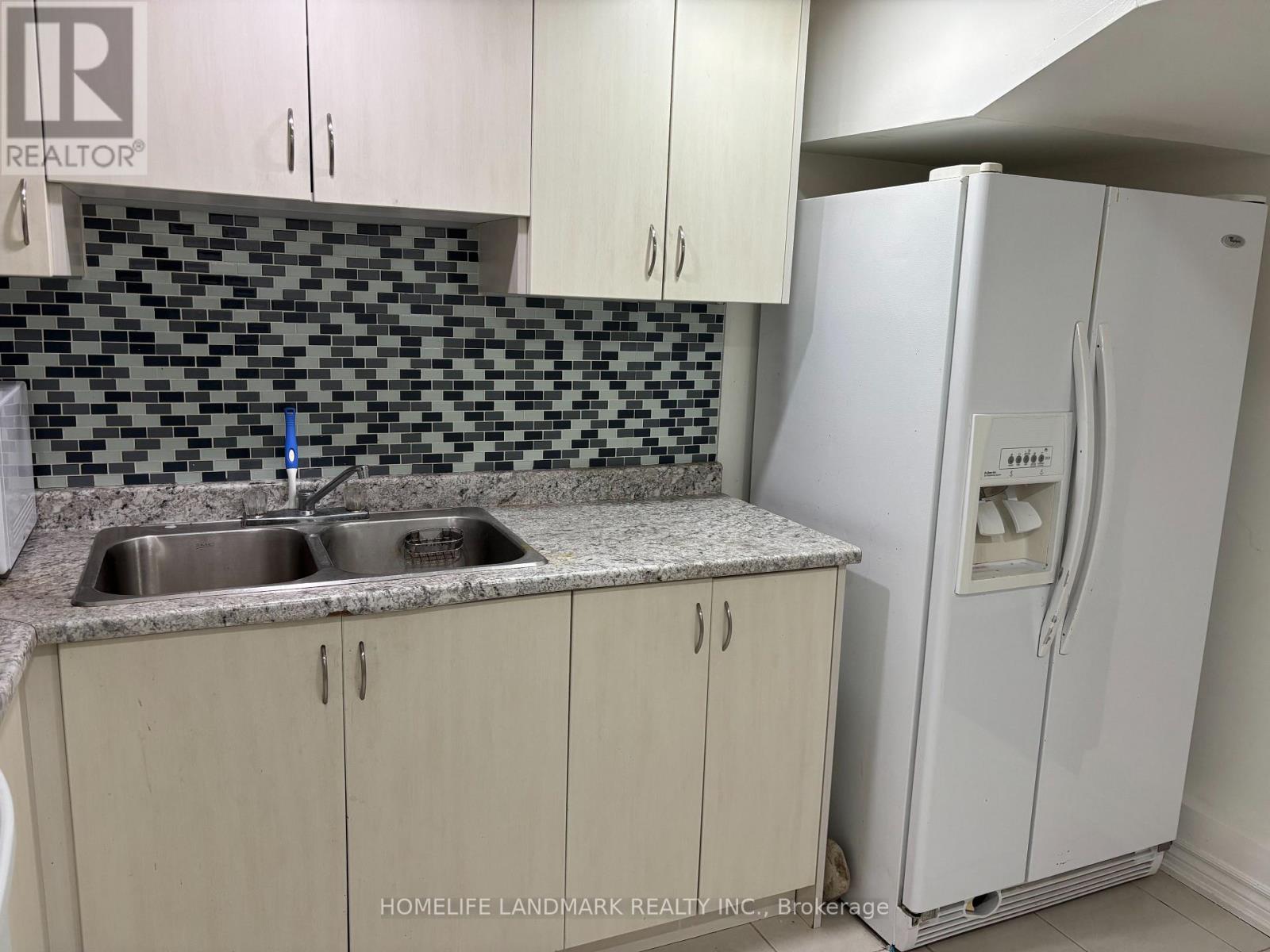 ( Lower ) - 8 Ronaldshay Avenue, Hamilton, Ontario  L9A 3B1 - Photo 17 - X12686274