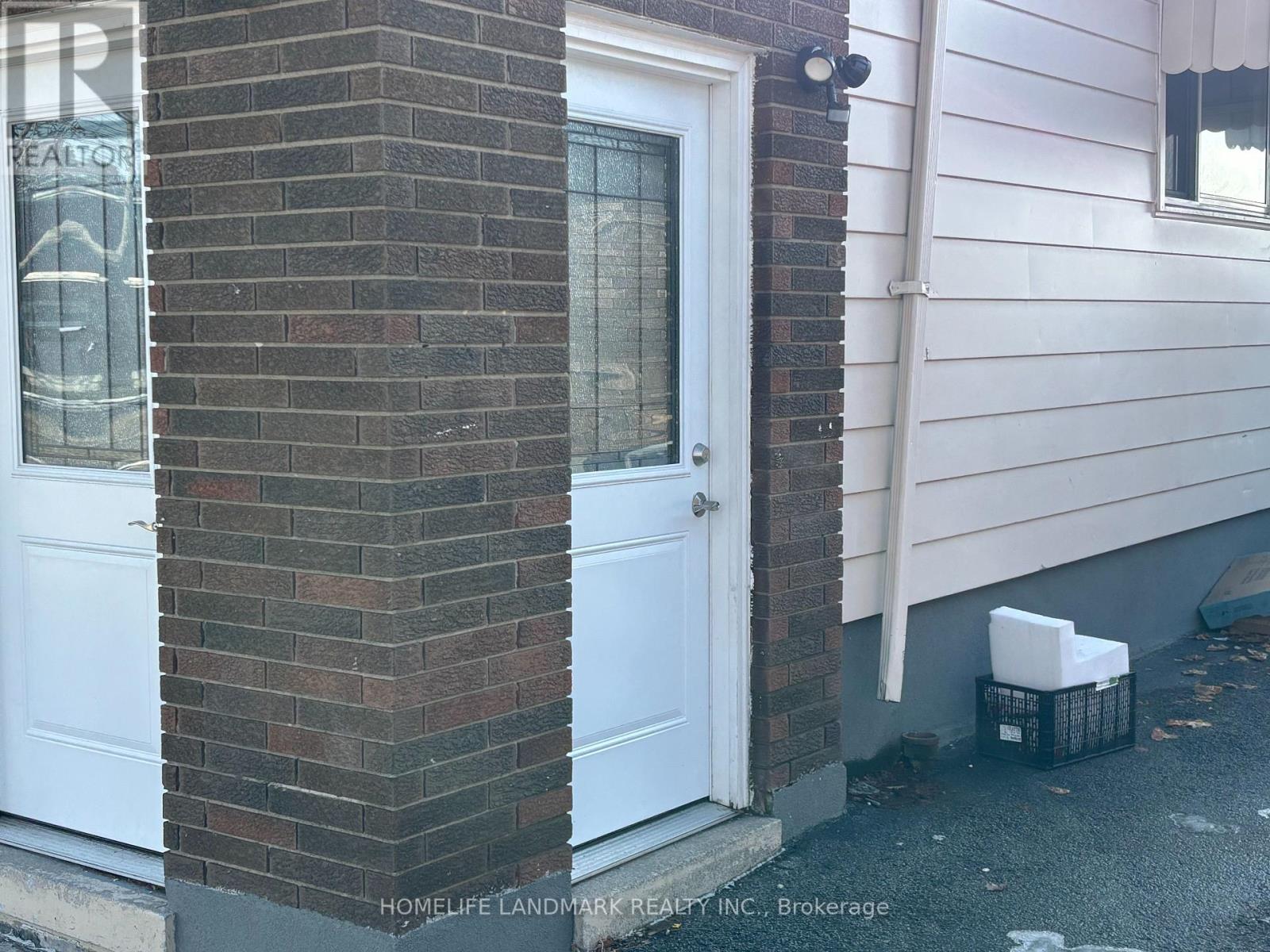 ( Lower ) - 8 Ronaldshay Avenue, Hamilton, Ontario  L9A 3B1 - Photo 3 - X12686274