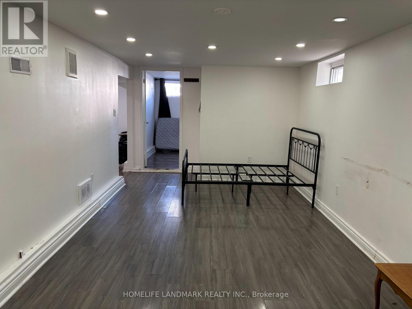 ( Lower ) - 8 Ronaldshay Avenue, Hamilton, Ontario  L9A 3B1 - Photo 6 - X12686274