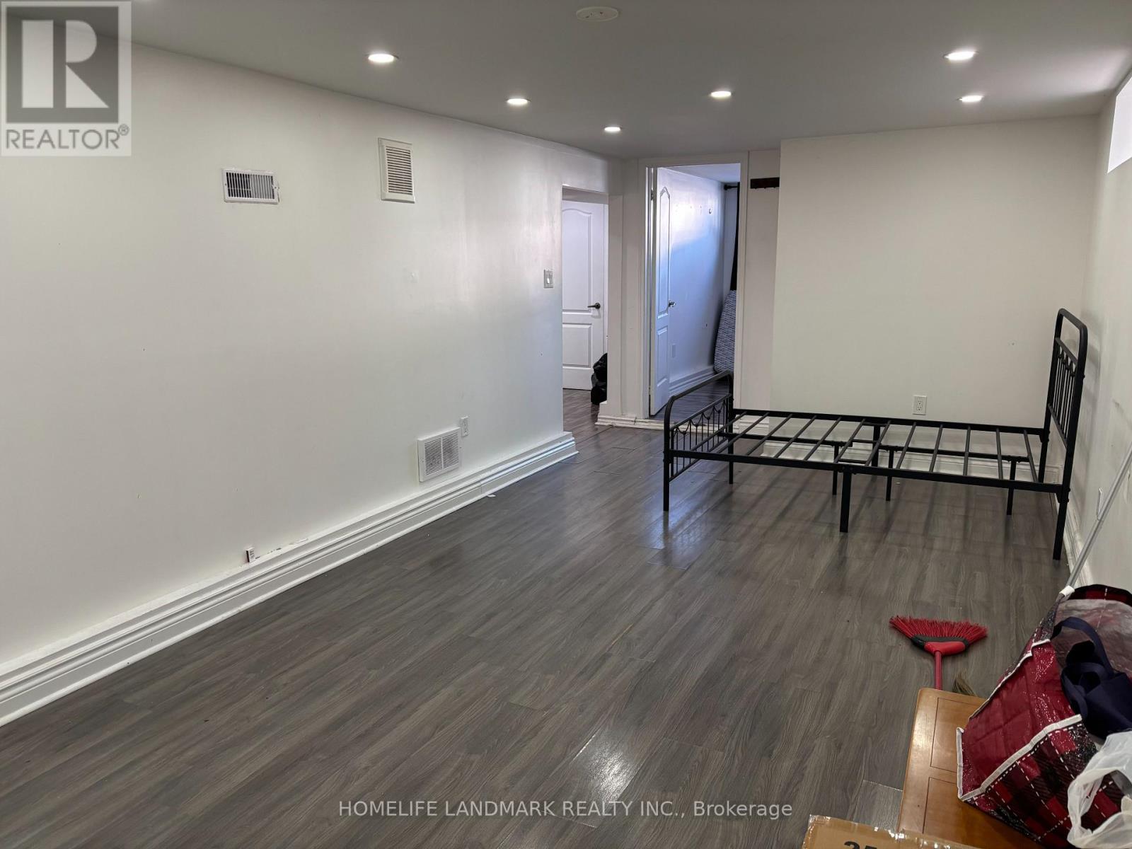 ( Lower ) - 8 Ronaldshay Avenue, Hamilton, Ontario  L9A 3B1 - Photo 7 - X12686274