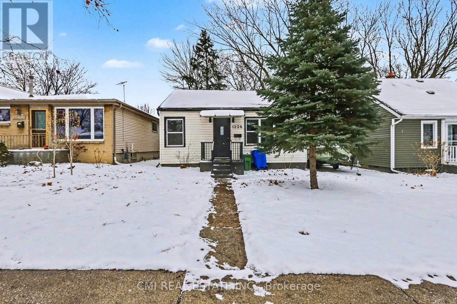 1226 Wigle Avenue, Windsor, Ontario  N9C 3N1 - Photo 2 - X12686382