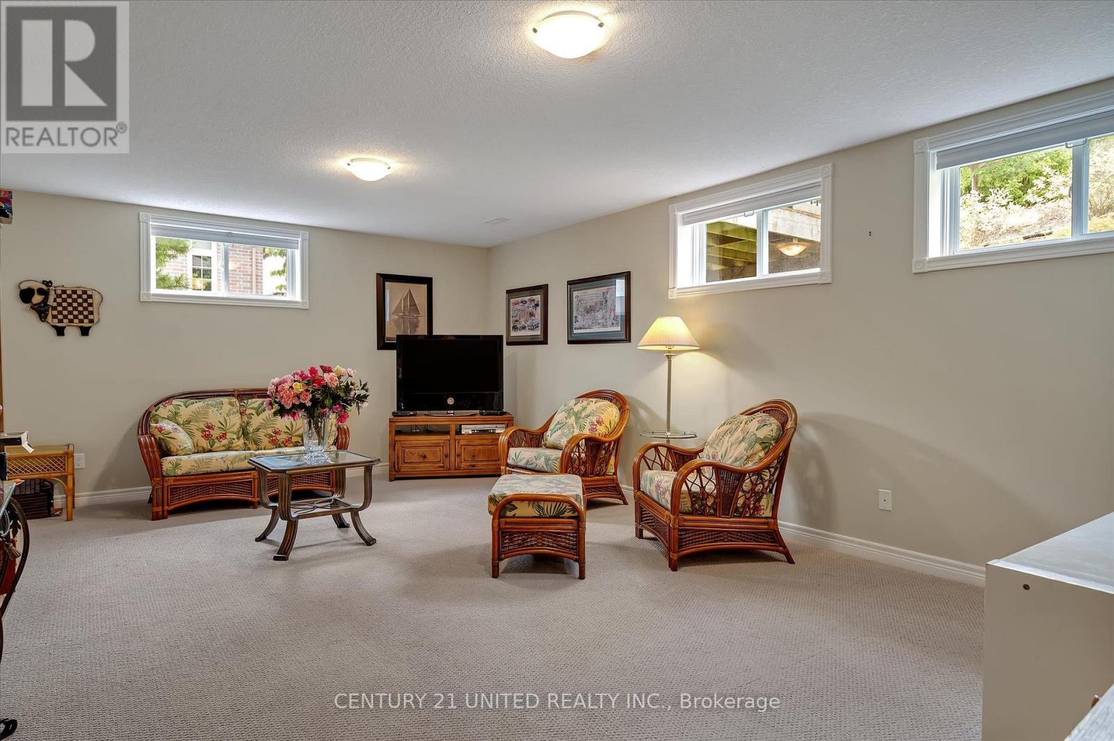 194 - 301 Carnegie Avenue, Peterborough, Ontario  K9L 0G1 - Photo 30 - X12424601