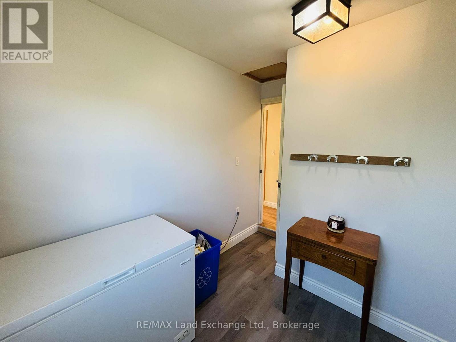 206 Grace Street E, Georgian Bluffs, Ontario  N0H 2N0 - Photo 8 - X12686502