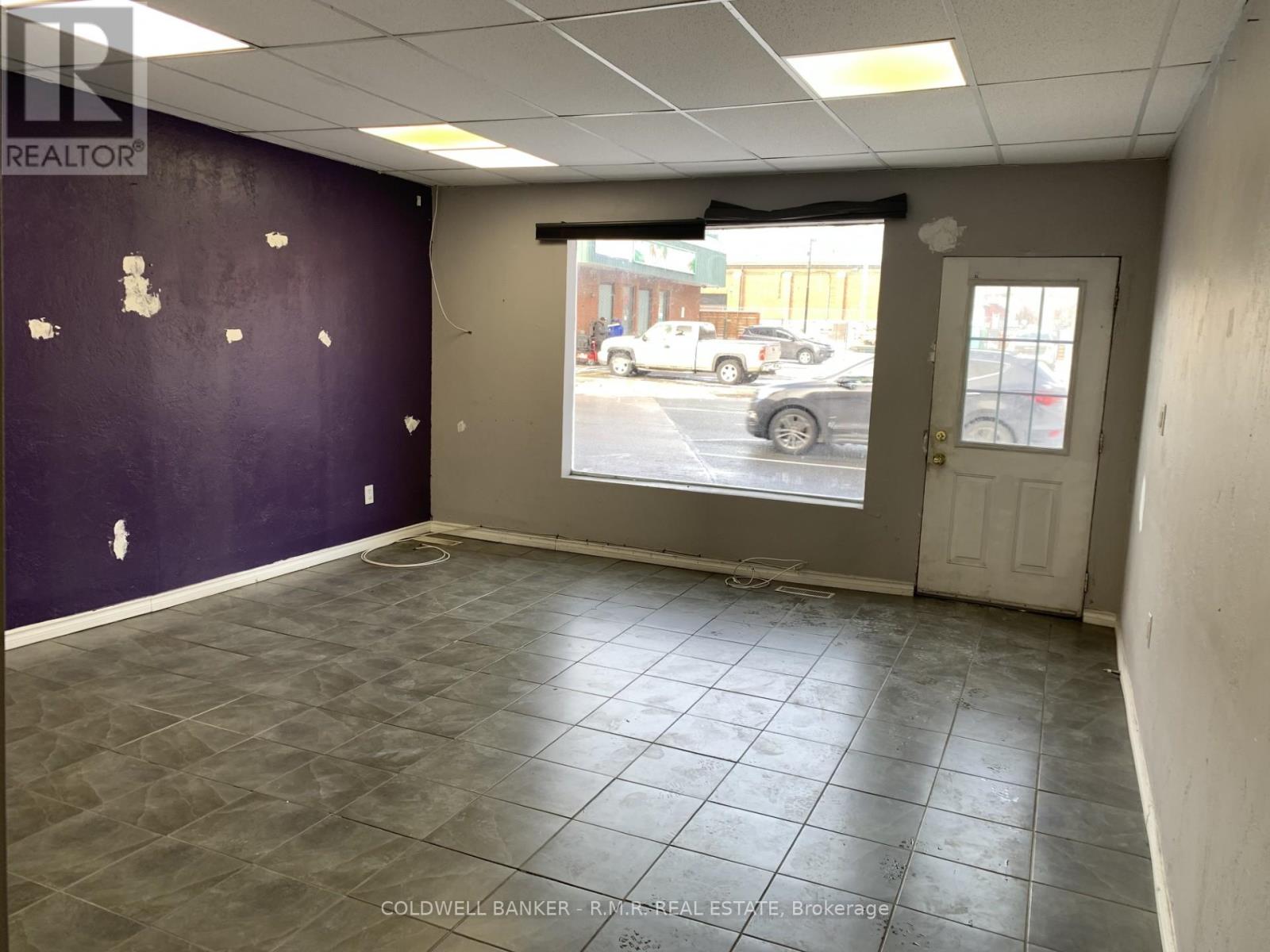 27 Bond Street E, Oshawa, Ontario  L1G 1A8 - Photo 2 - E12686632