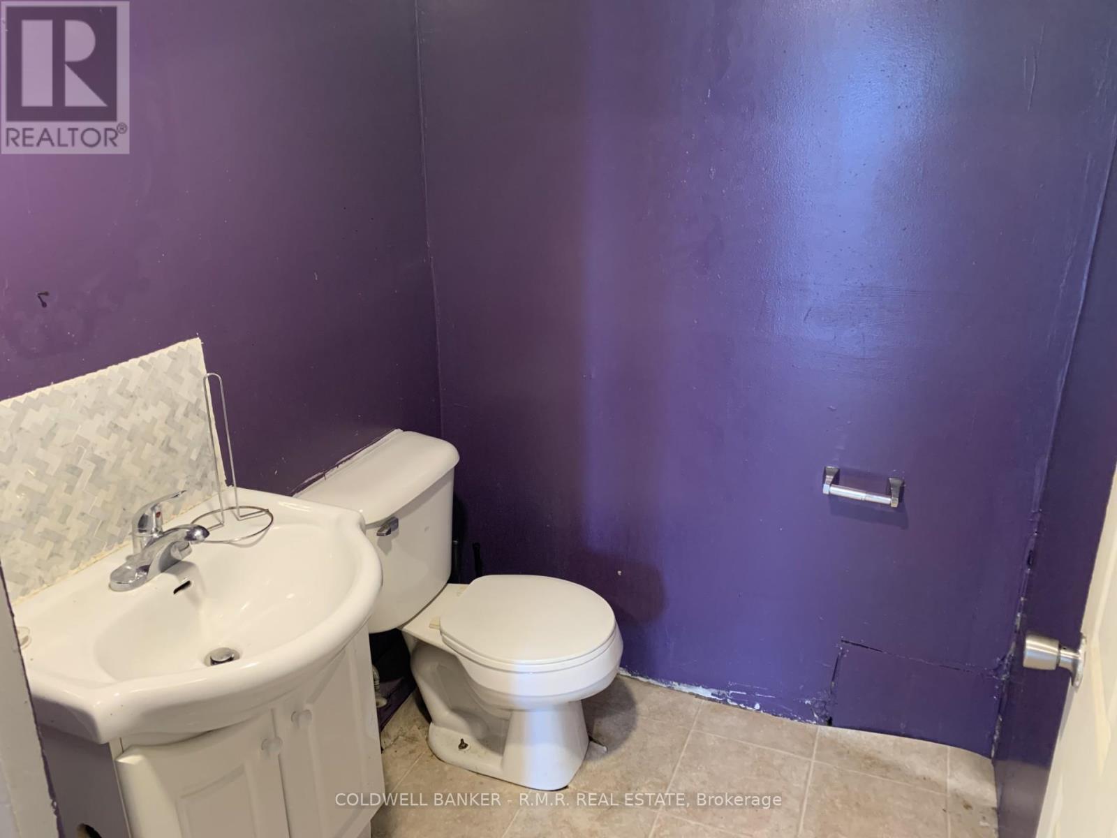 27 Bond Street E, Oshawa, Ontario  L1G 1A8 - Photo 3 - E12686632