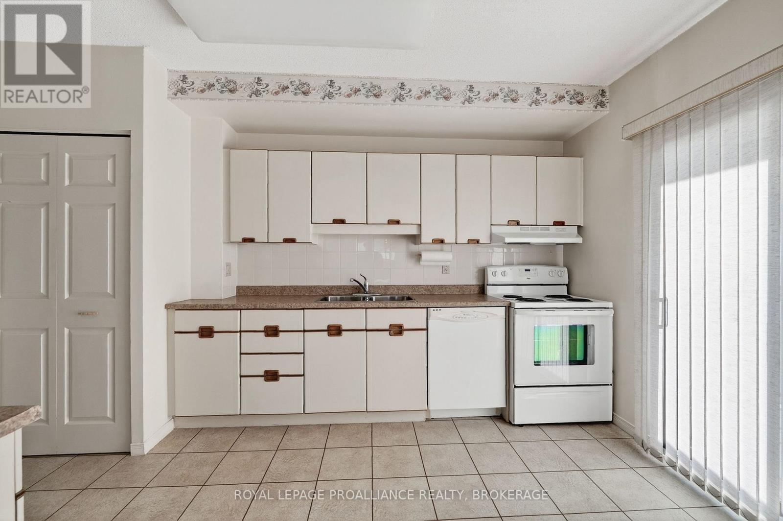 701 - 1000 King Street W, Kingston, Ontario  K7M 8H3 - Photo 10 - X12686552