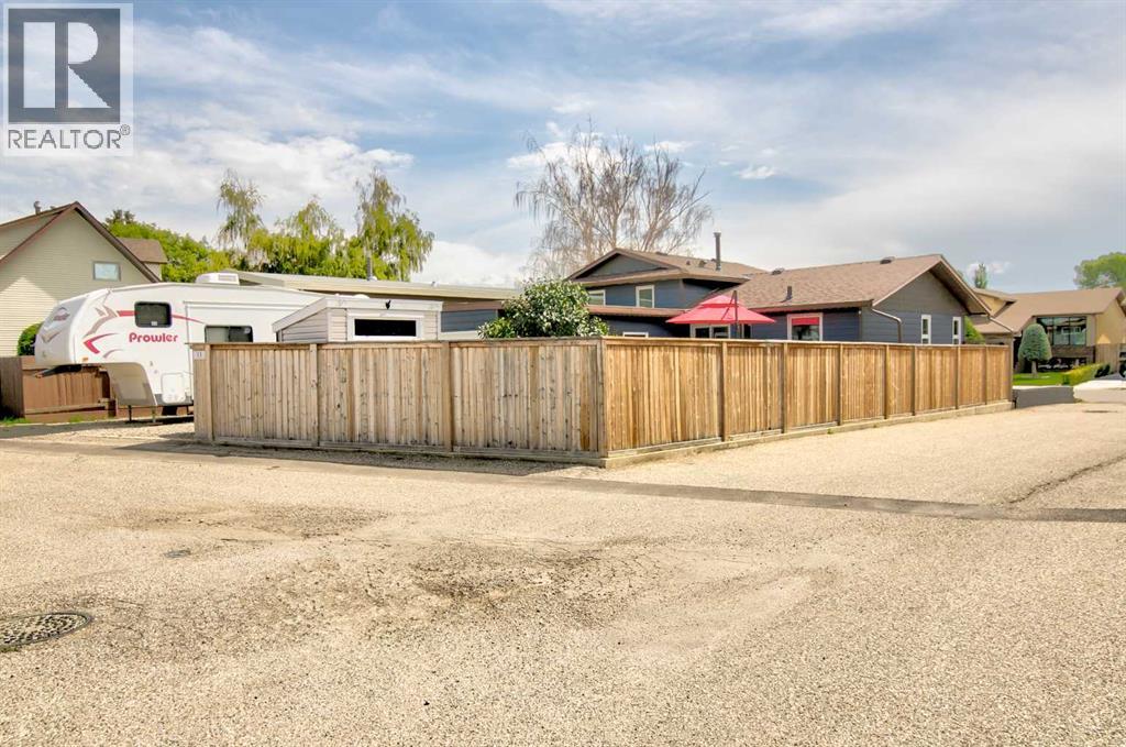 11 Erminedale Place N, Lethbridge, Alberta  T1H 5X8 - Photo 42 - A2278254