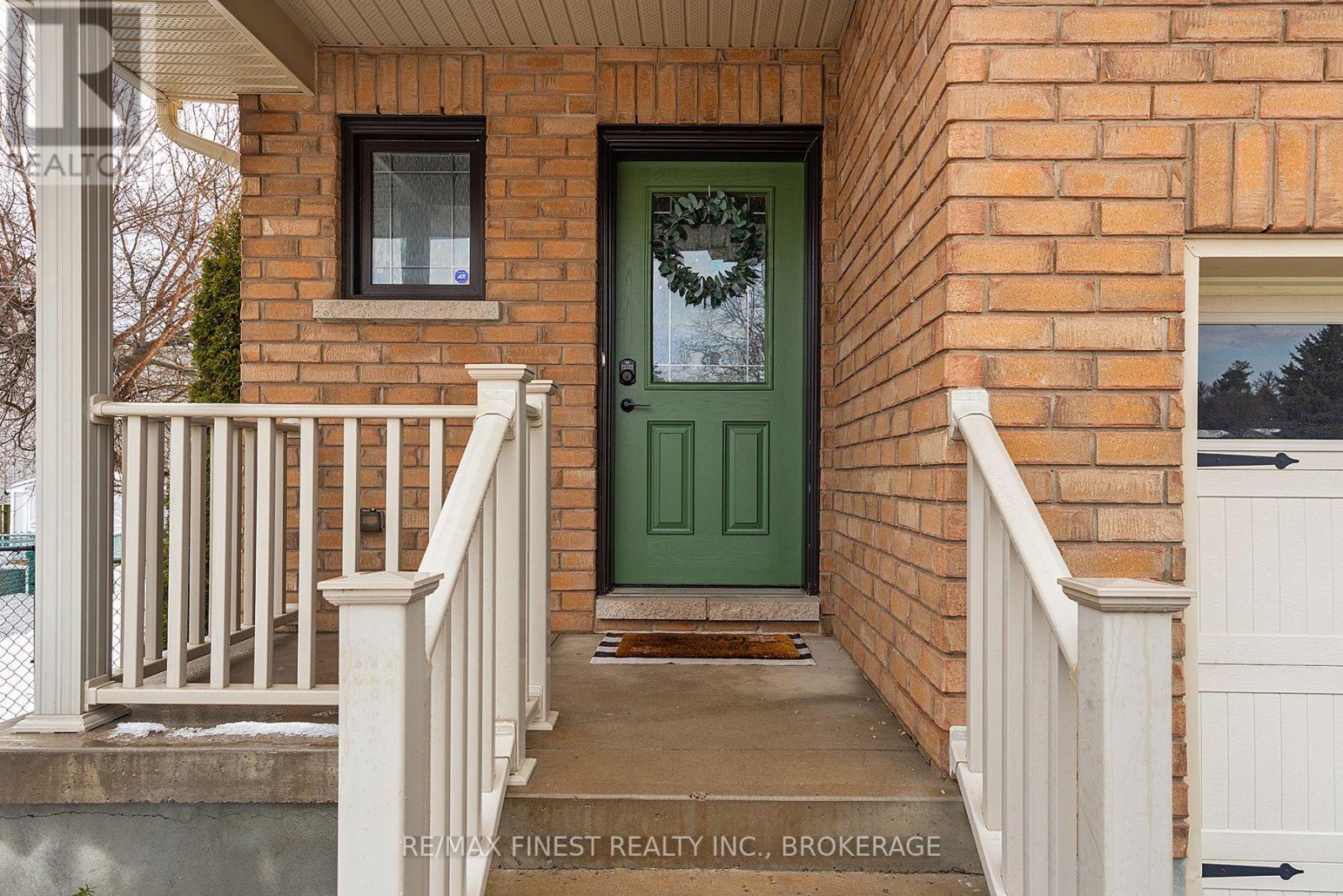 1070 Redwood Crescent, Kingston, Ontario  K7P 1Y8 - Photo 3 - X12686766