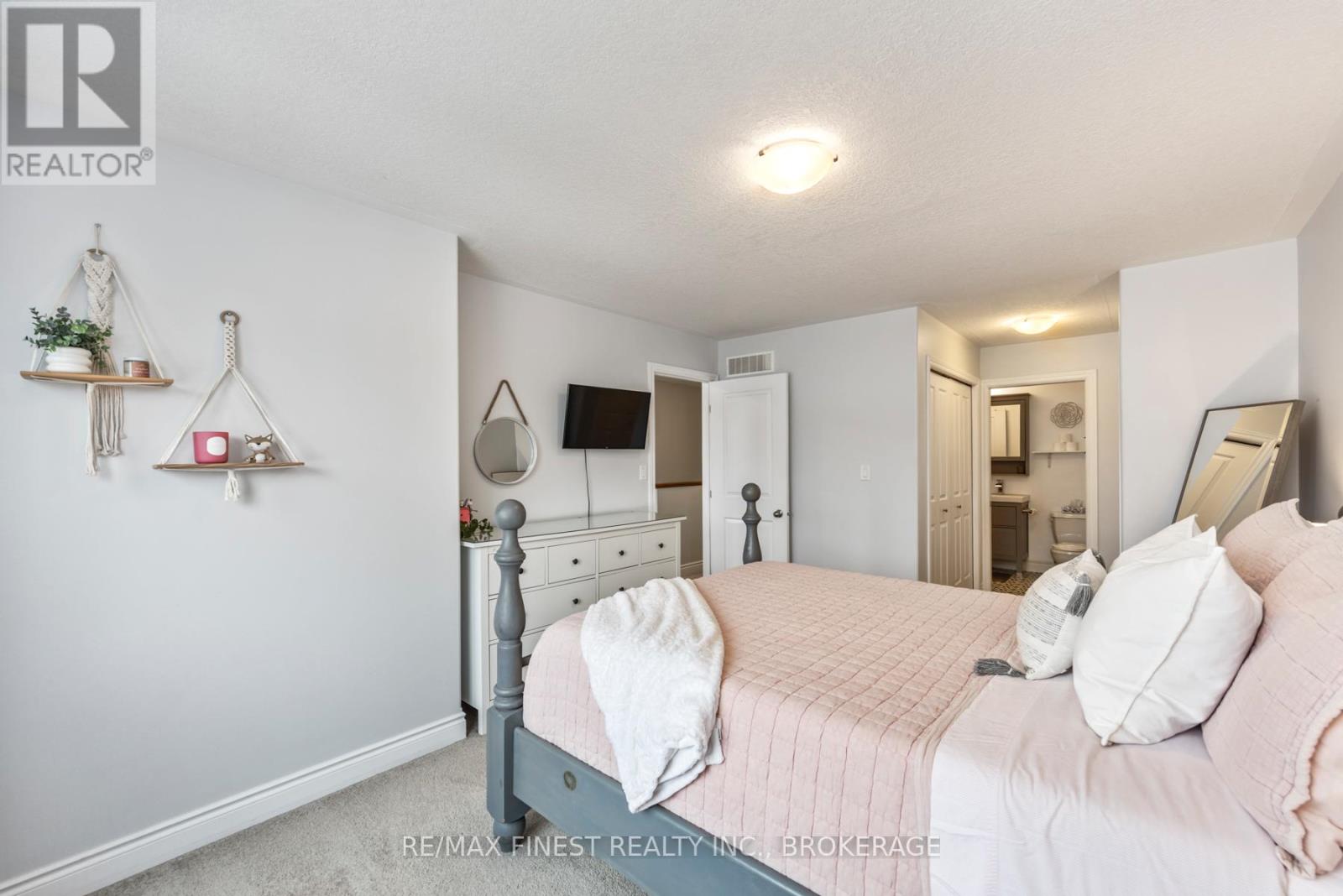 1070 Redwood Crescent, Kingston, Ontario  K7P 1Y8 - Photo 30 - X12686766