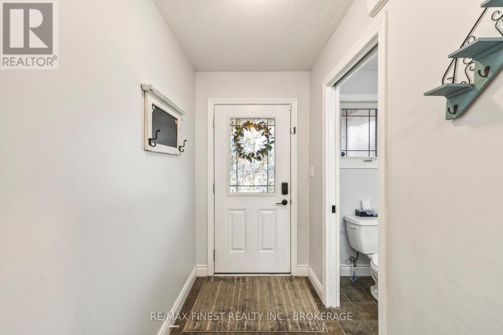 1070 Redwood Crescent, Kingston, Ontario  K7P 1Y8 - Photo 4 - X12686766