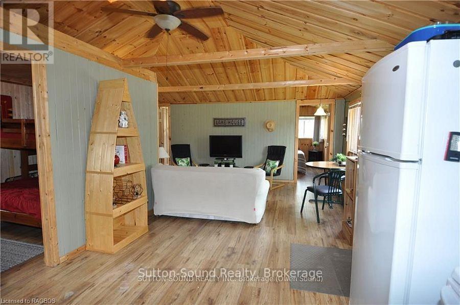 41 Islandview Drive, South Bruce Peninsula, Ontario  N0H 1A0 - Photo 12 - X12686654