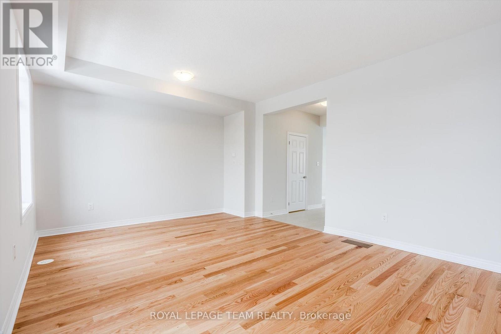 96 Grassbank Road, Brampton, Ontario  L6R 4E6 - Photo 10 - W12686758