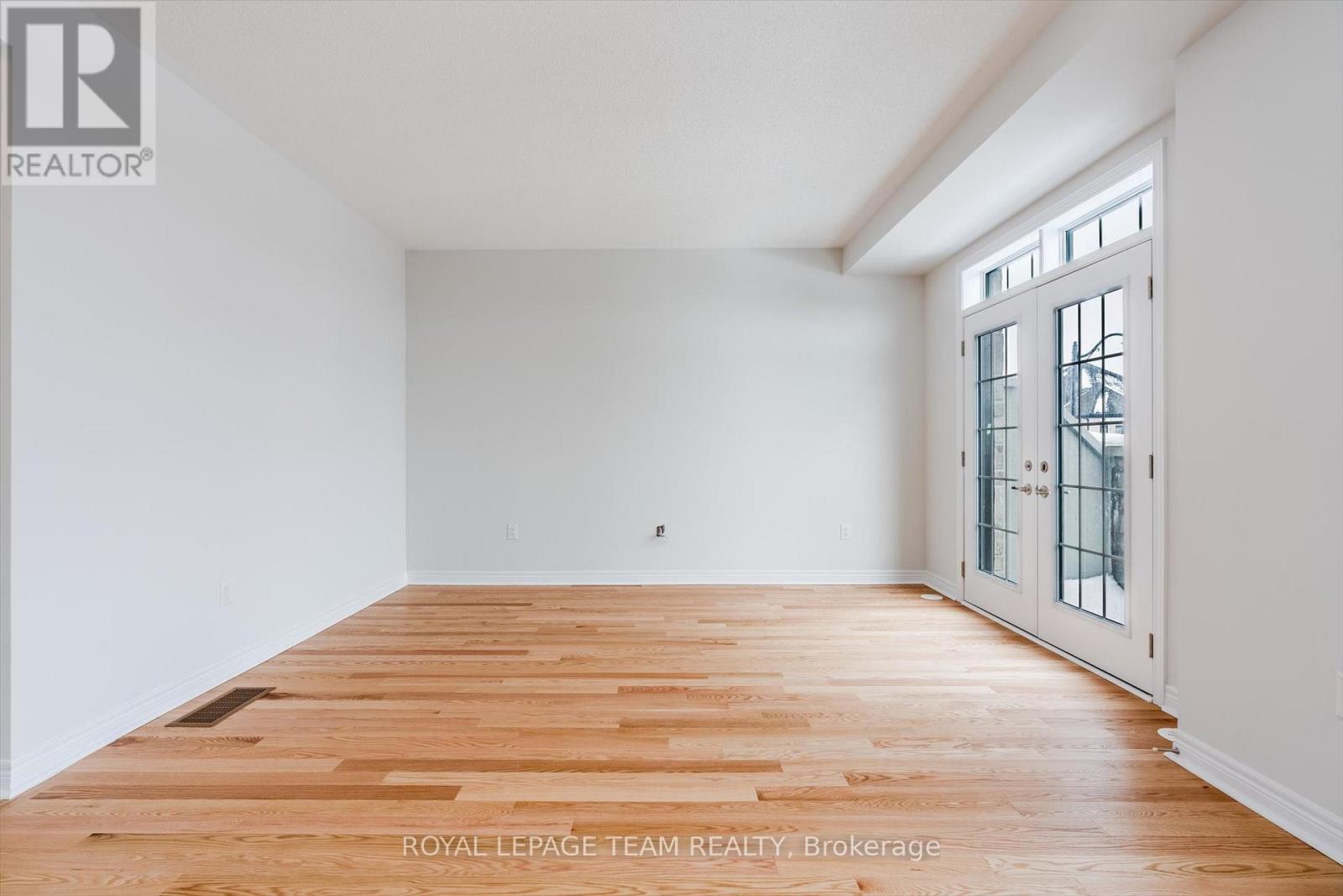 96 Grassbank Road, Brampton, Ontario  L6R 4E6 - Photo 11 - W12686758