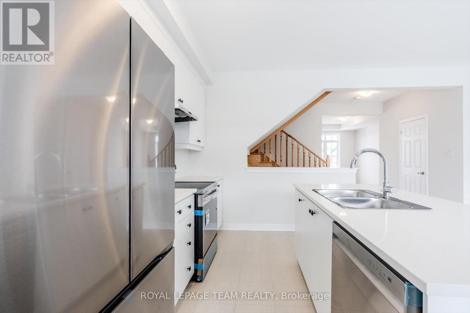 96 Grassbank Road, Brampton, Ontario  L6R 4E6 - Photo 16 - W12686758