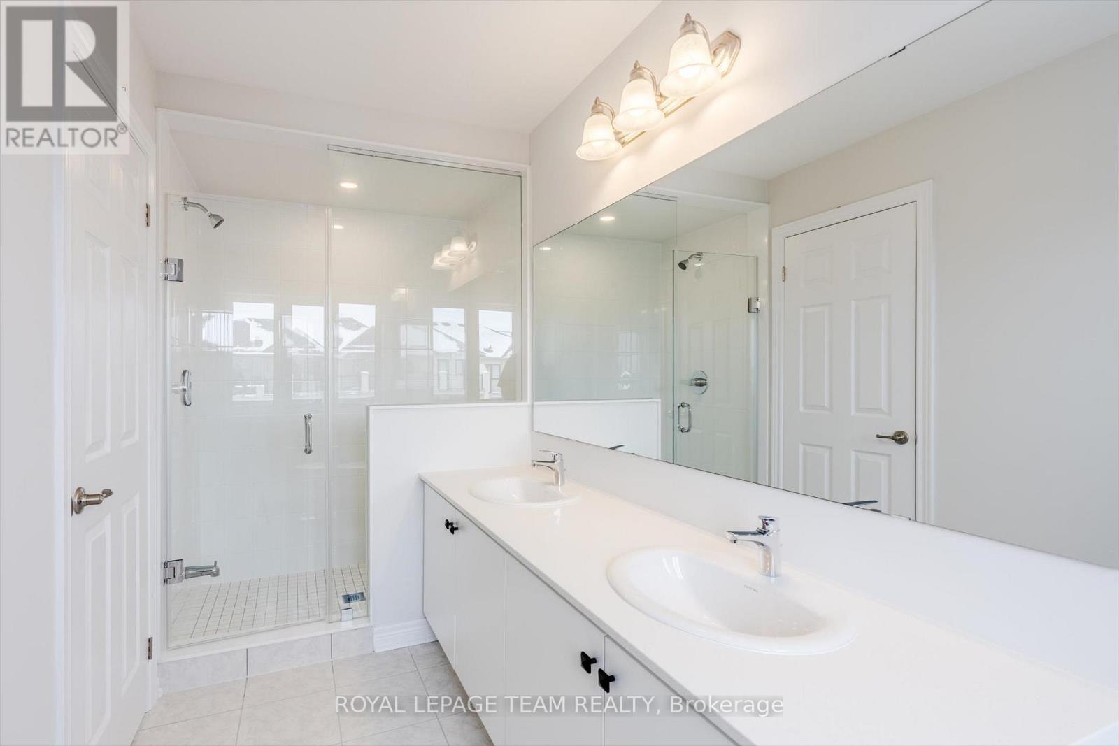 96 Grassbank Road, Brampton, Ontario  L6R 4E6 - Photo 22 - W12686758