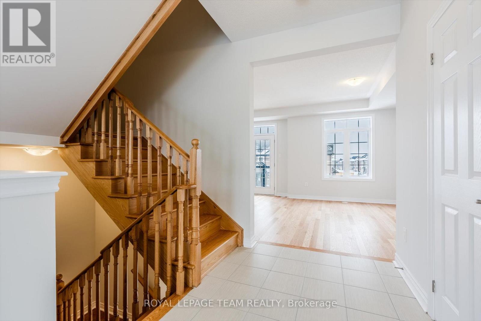 96 Grassbank Road, Brampton, Ontario  L6R 4E6 - Photo 7 - W12686758