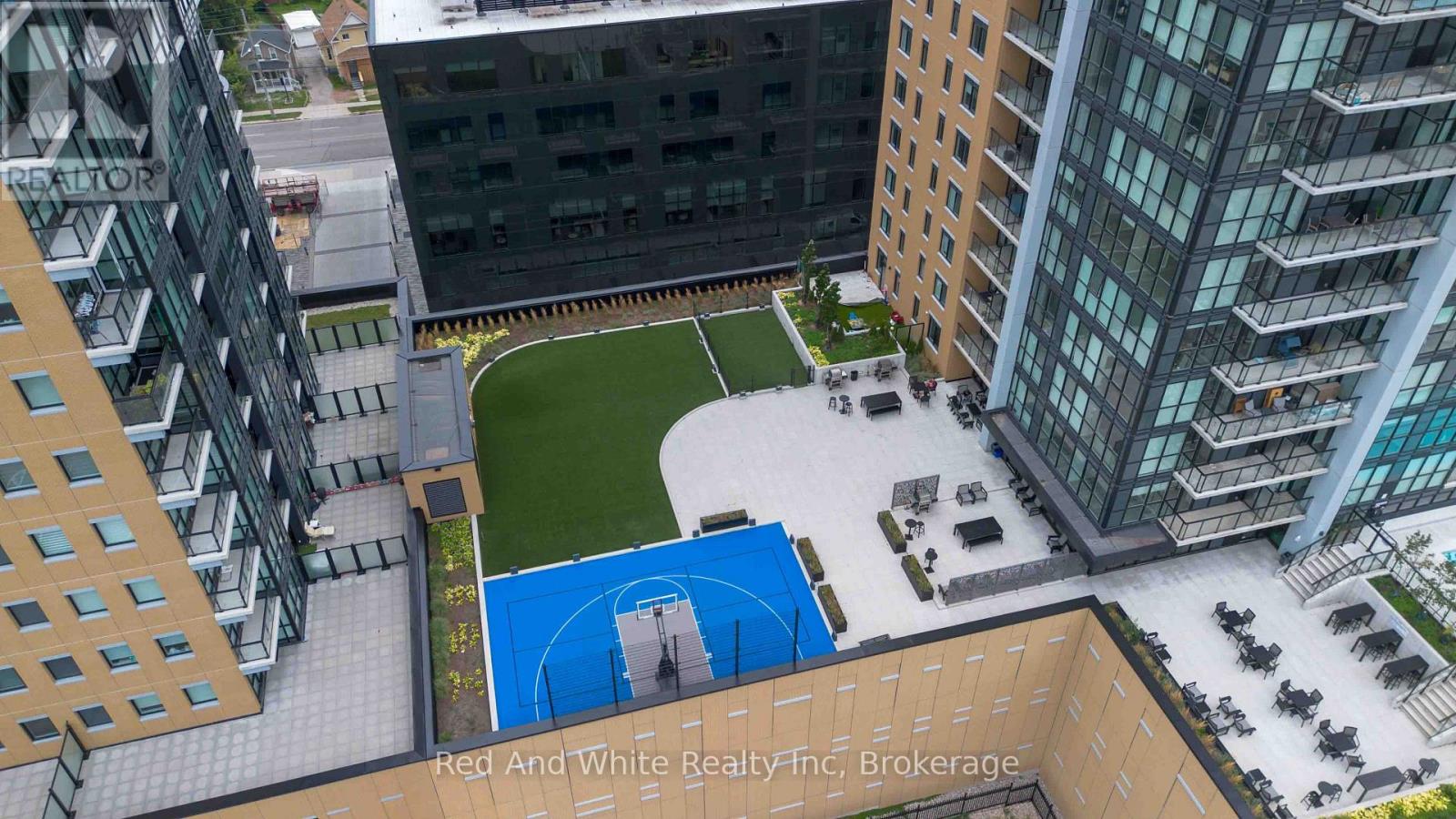 605 - 108 Garment Street, Kitchener, Ontario  N2G 0E2 - Photo 5 - X12686694