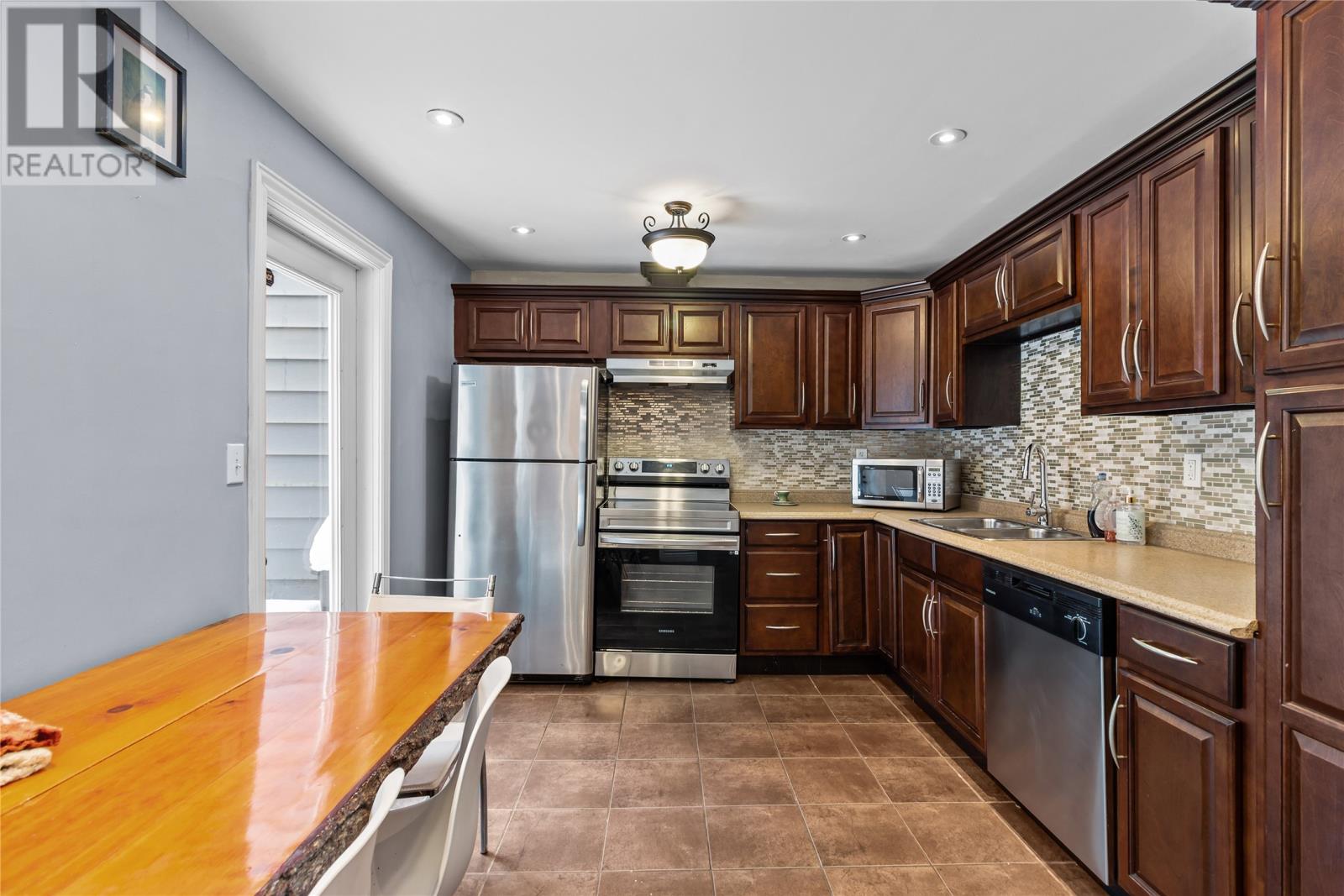 104 Carters Hill, St. John's, Newfoundland & Labrador  A1C 4C3 - Photo 6 - 1293638