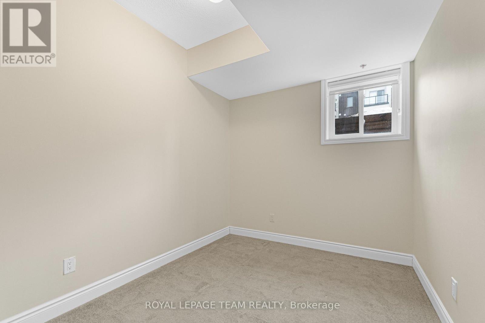 625 Makwa Private, Ottawa, Ontario  K1K 5A4 - Photo 11 - X12686524