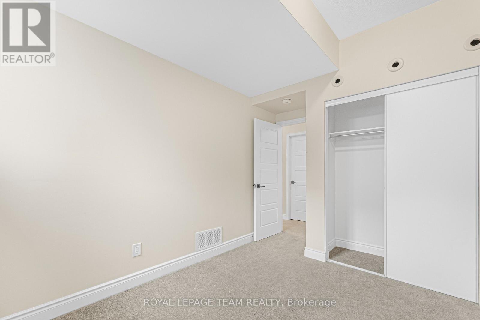 625 Makwa Private, Ottawa, Ontario  K1K 5A4 - Photo 12 - X12686524