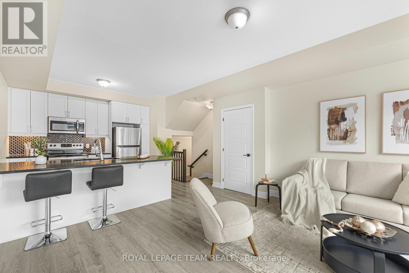 625 Makwa Private, Ottawa, Ontario  K1K 5A4 - Photo 5 - X12686524