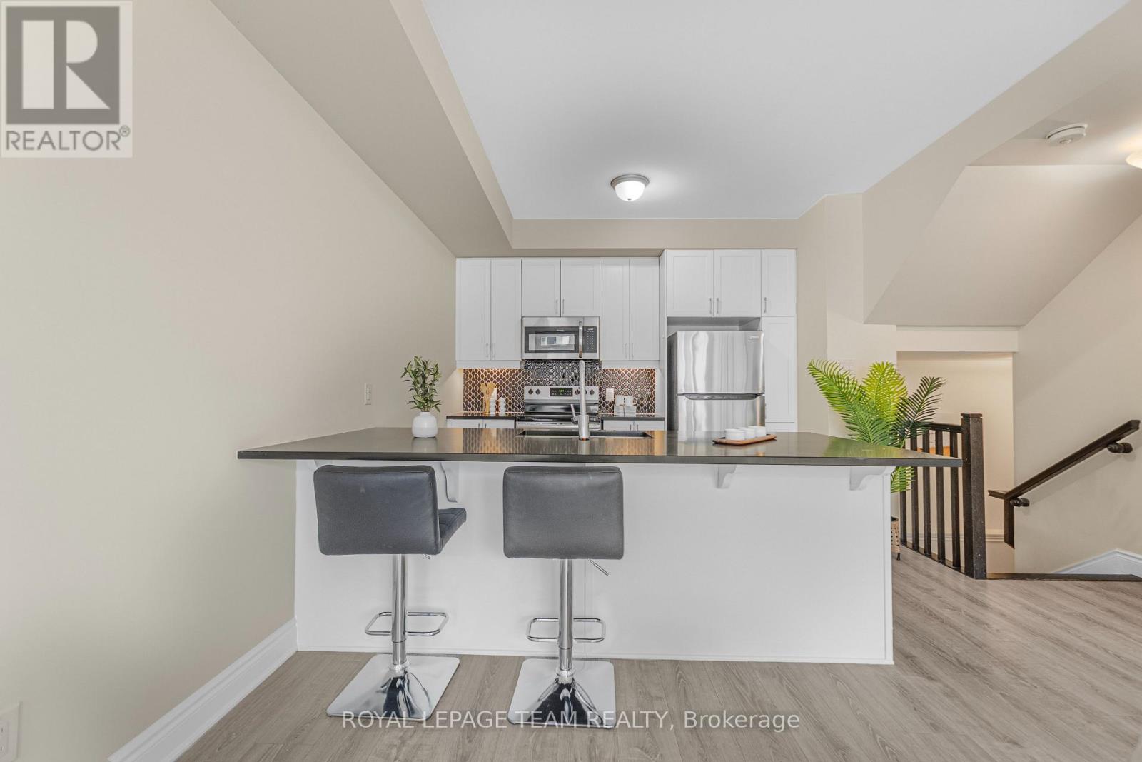 625 Makwa Private, Ottawa, Ontario  K1K 5A4 - Photo 6 - X12686524