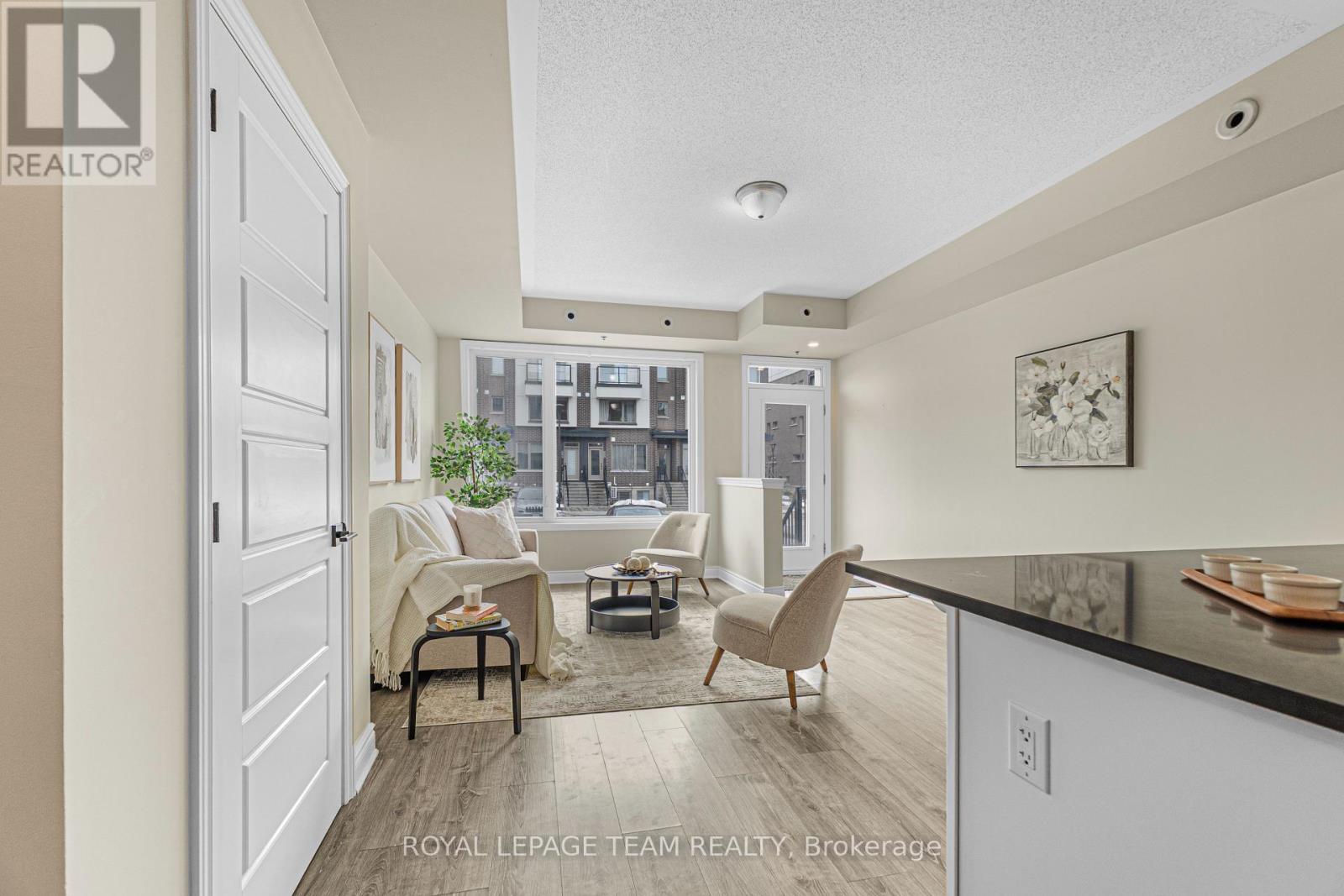 625 Makwa Private, Ottawa, Ontario  K1K 5A4 - Photo 8 - X12686524