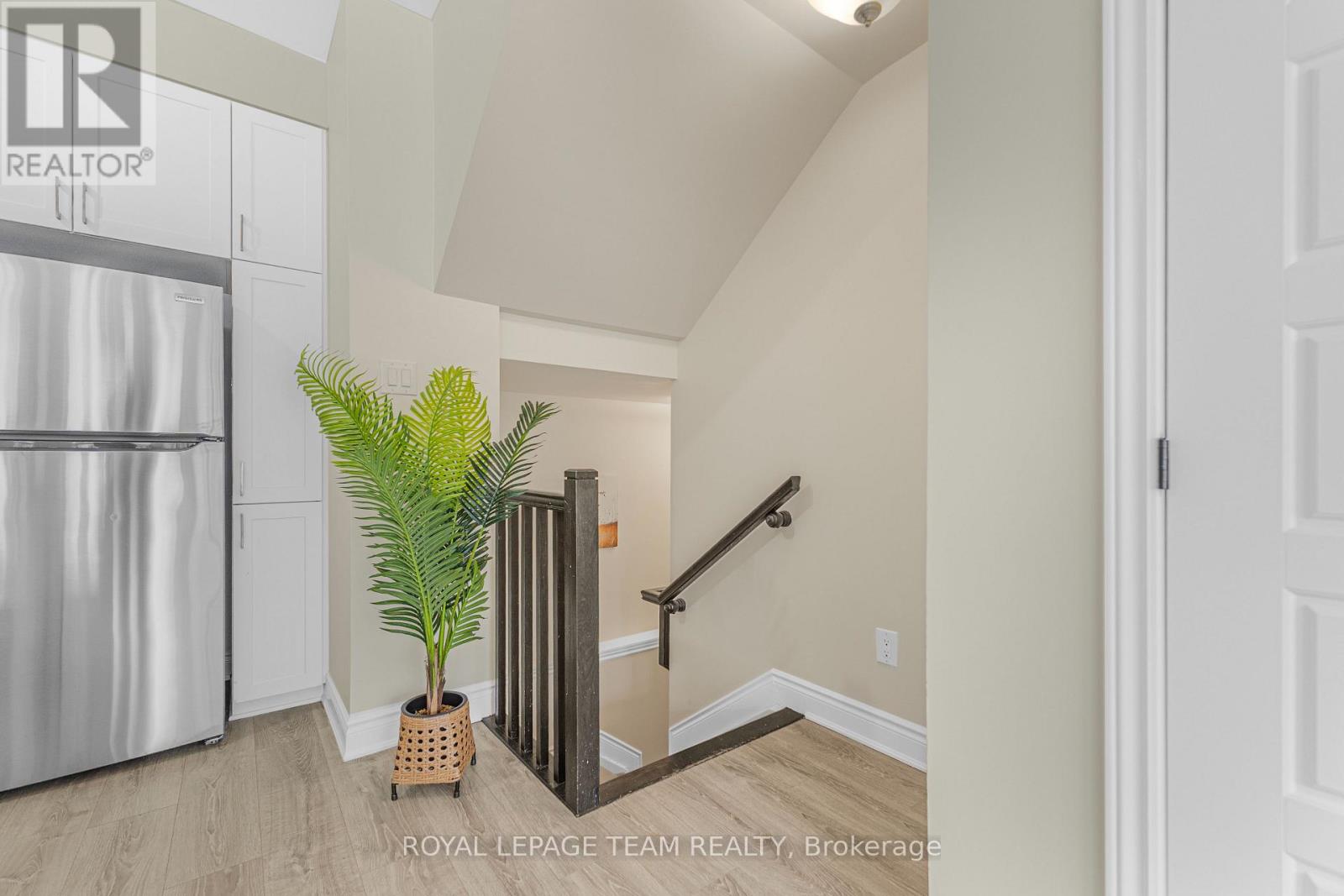 625 Makwa Private, Ottawa, Ontario  K1K 5A4 - Photo 9 - X12686524