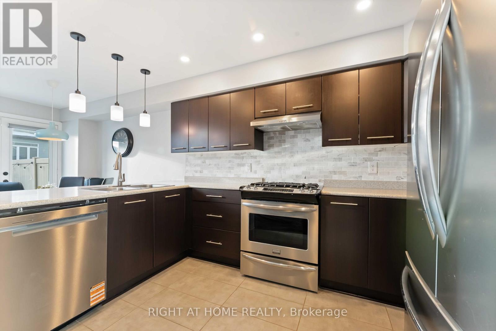 237 Kingswell Street, Ottawa, Ontario  K1T 0L1 - Photo 10 - X12686594