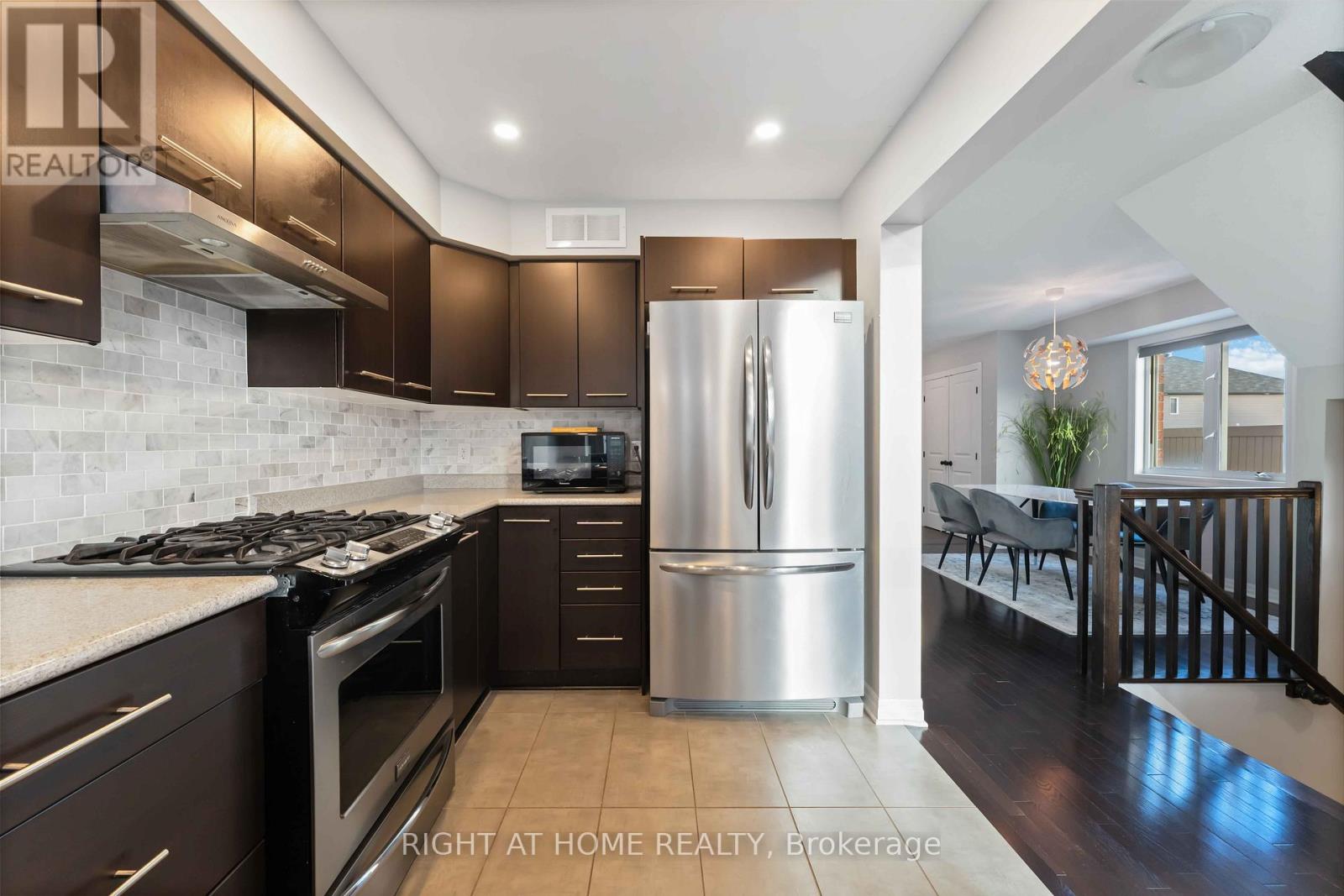 237 Kingswell Street, Ottawa, Ontario  K1T 0L1 - Photo 11 - X12686594