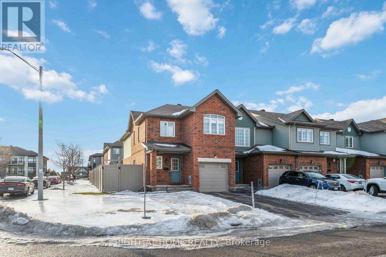 237 Kingswell Street, Ottawa, Ontario  K1T 0L1 - Photo 2 - X12686594