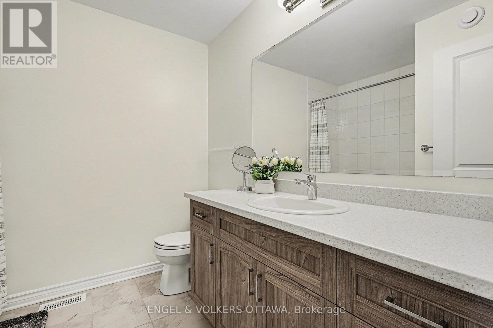 3987 Kelly Farm Drive, Ottawa, Ontario  K1T 0R7 - Photo 6 - X12686670