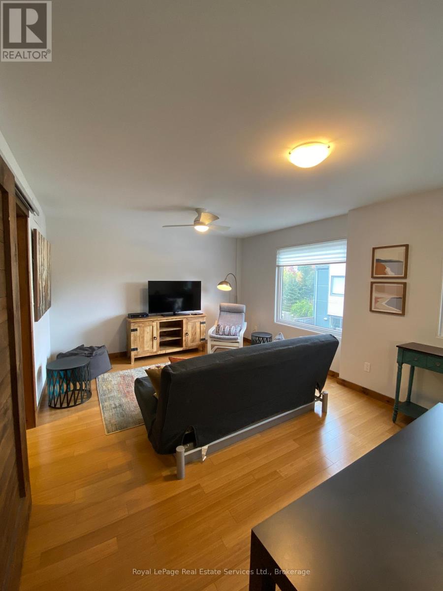 3 - 447 KERR STREET, Oakville, Ontario